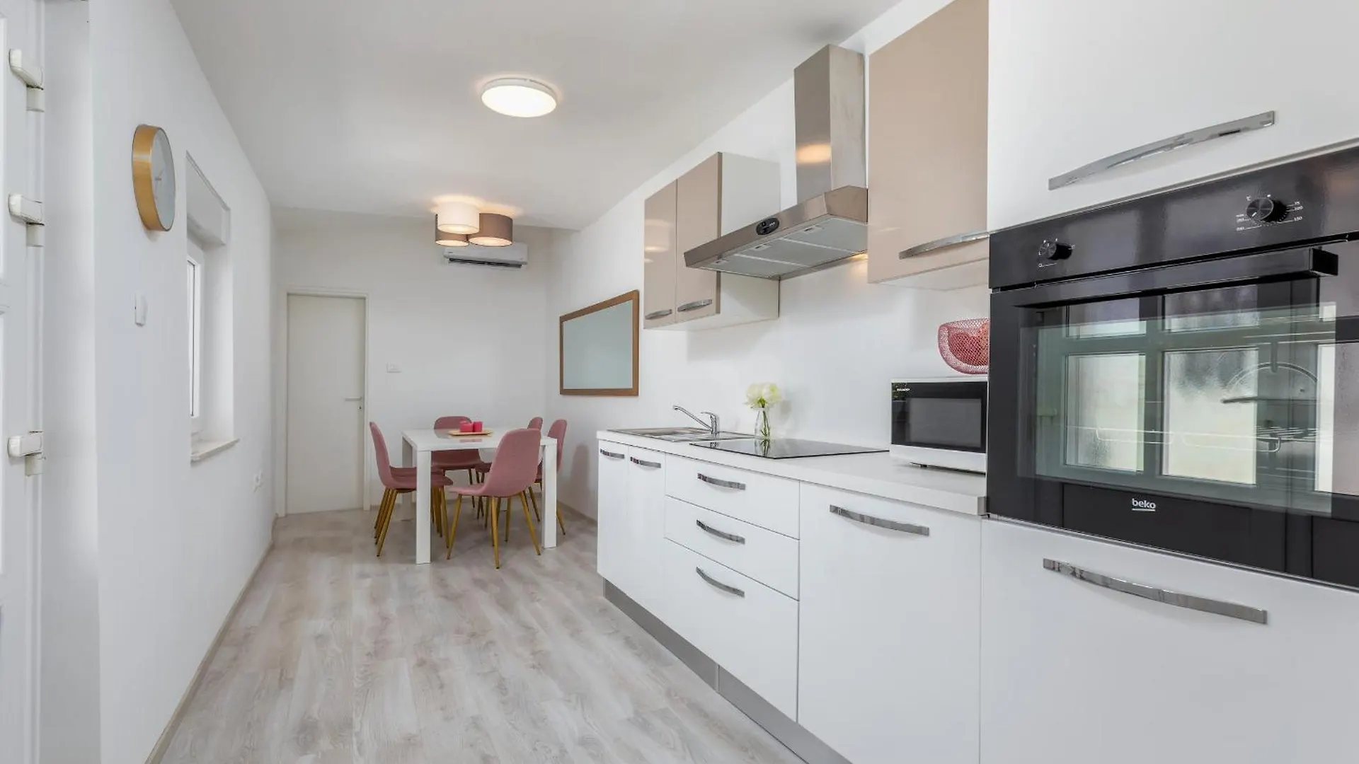 Villa Amia In Pula For 6 People With Jacuzzi & Kids Playground - Pet Friendly
