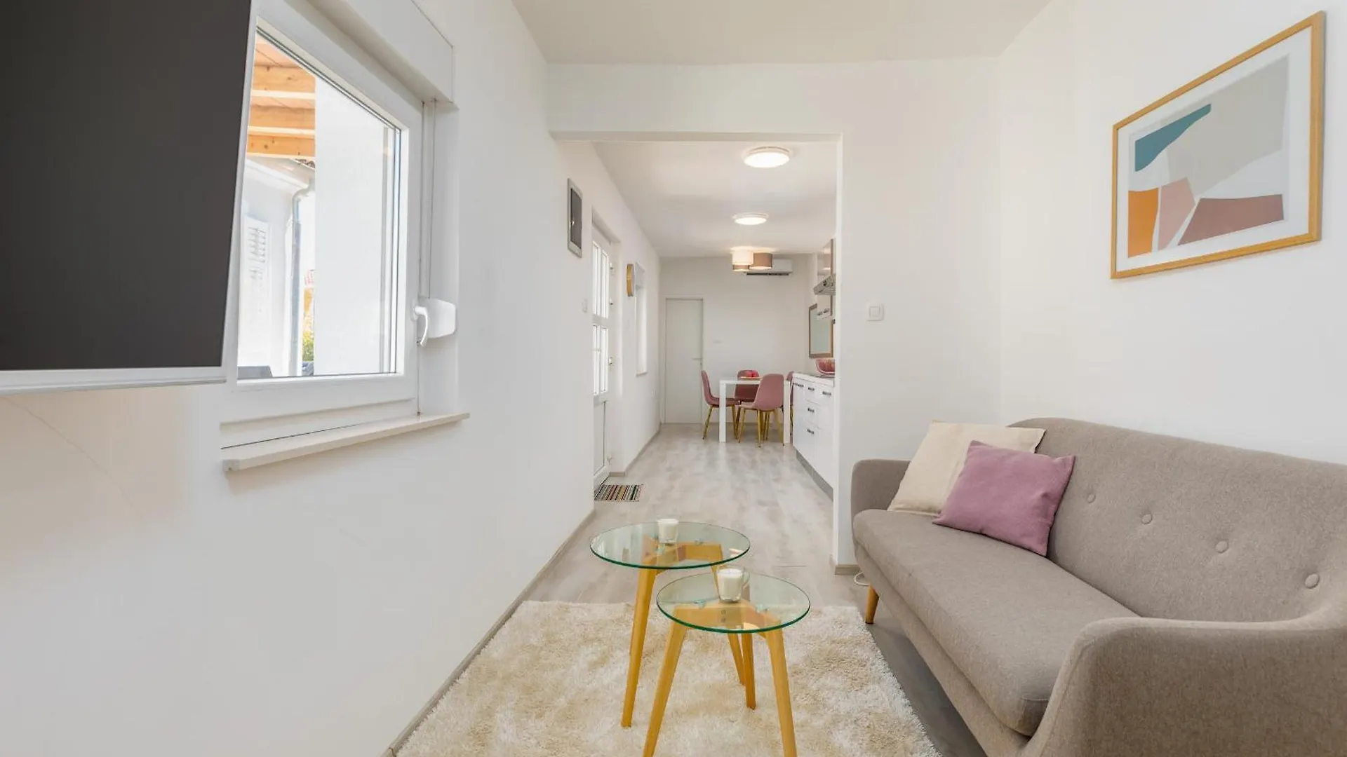 Villa Amia In Pula For 6 People With Jacuzzi & Kids Playground - Pet Friendly Kroatien