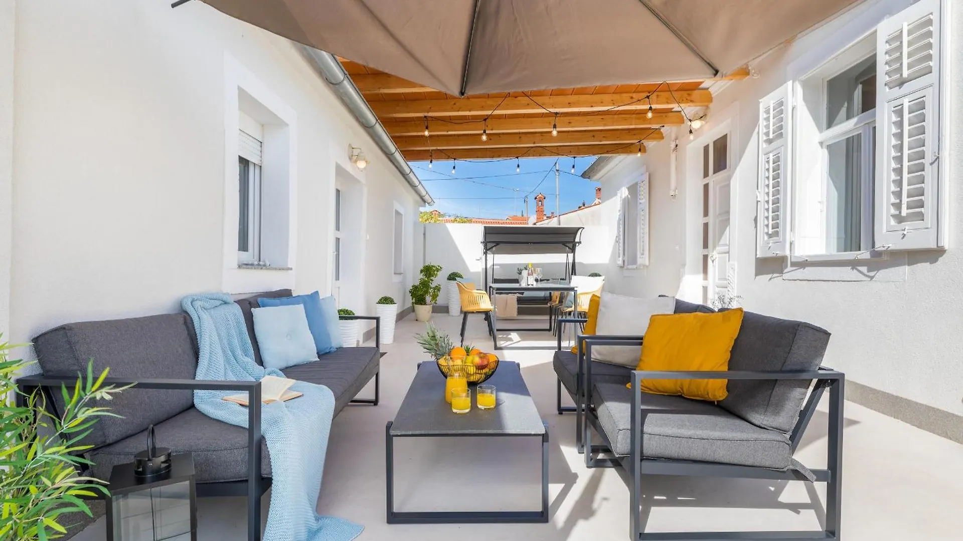 Villa Amia In Pula For 6 People With Jacuzzi & Kids Playground - Pet Friendly