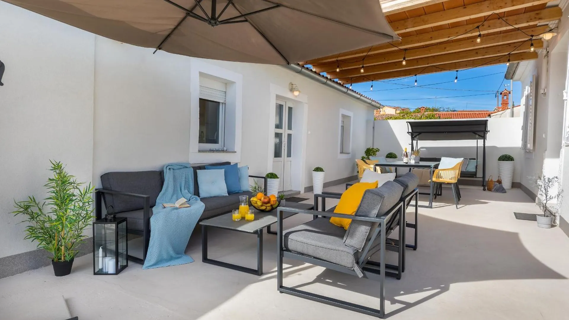 Villa Amia In Pula For 6 People With Jacuzzi & Kids Playground - Pet Friendly Kroatien